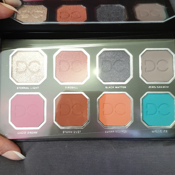 Celestial Thunder eyeshadow palette - Picture 2 of 2